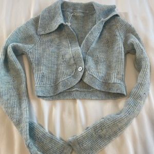 Long sleeved button crop wool top